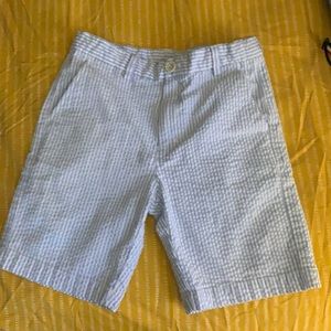 Boys Vineyard Vines Seersucker shorts size 10.